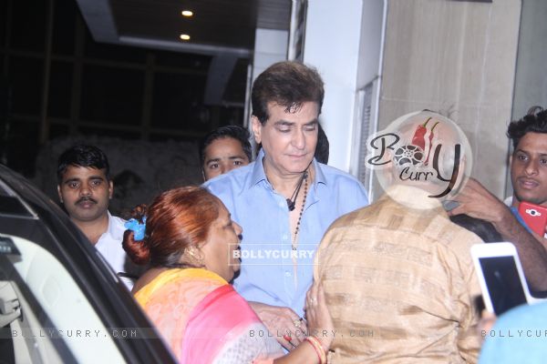 Bollywood actor Jeetendra meets fans