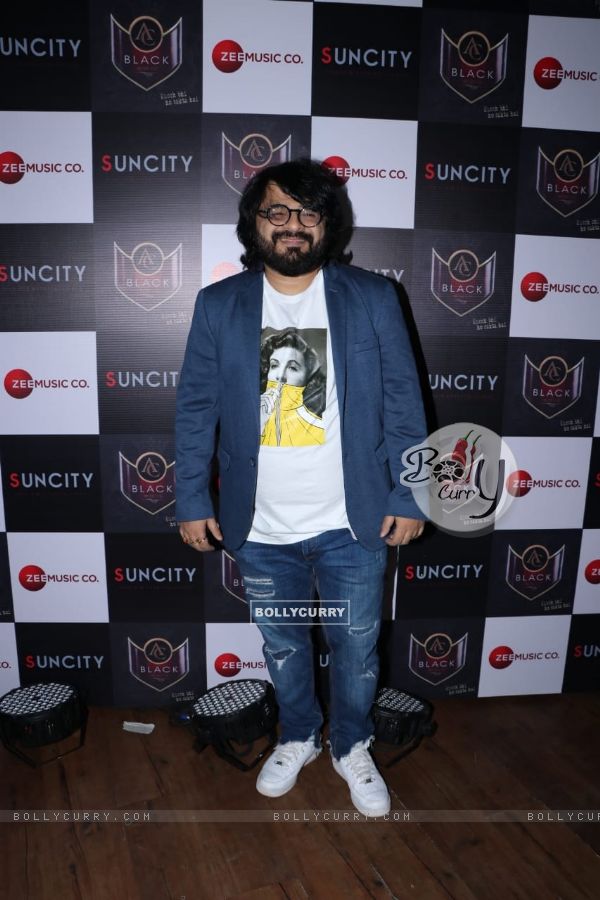 Pritam Chakraborty spotted at Hard Rock Cafe in Andheri