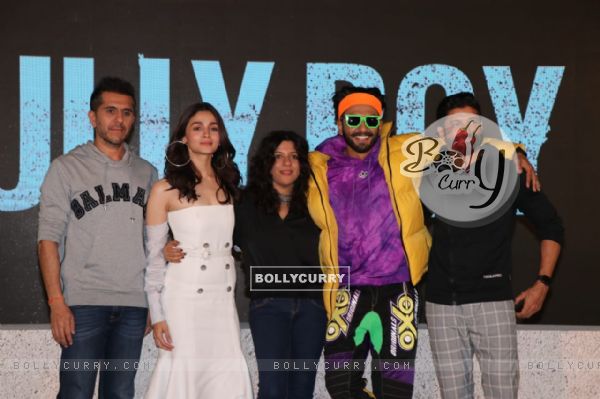 Raveer Singh, Alia Bhatt, Farhan Akhtar, Zoya Aktar and Ritesh Sidwani at Gully Boy Trailer launch (443032)