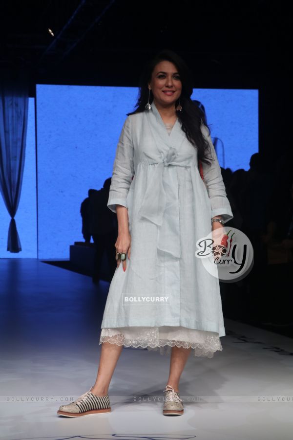 Mini Mathur walks the ramp for fashion designers at 'Lakme Fashion Week'