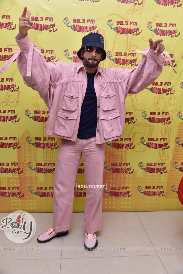 Ranveer - Alia snapped during Promotions of Gully Boy at a 98.3 Radio Mirchi (444144)