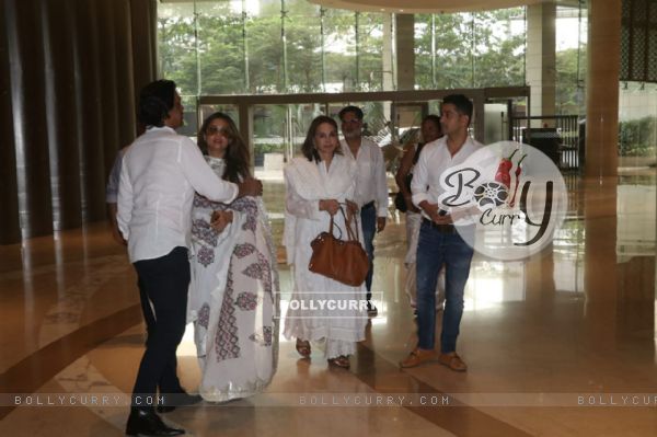 Bollywood celebrities at Vikram Phadnis mother's prayer meet