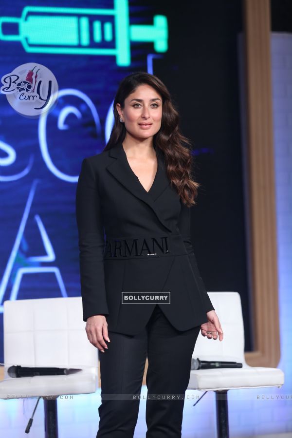 Kareena Kapoor Khan Snapped at  Swasth Immunised India Campaign