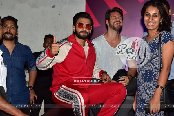 B-town actor Ranveer Singh makes a special apperance for fans