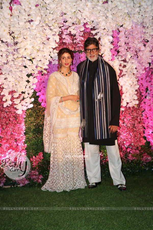 Amitabh Bachchan and Shweta Nanda at Ambani Wedding!