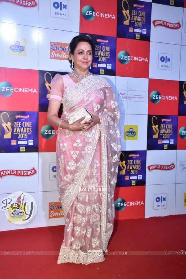 Hema Malini at Zee Cine Awards!