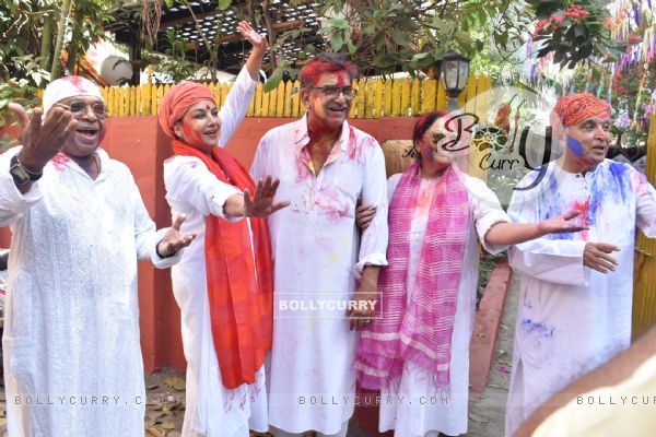 Bollywood stars celebrate Holi around the town!