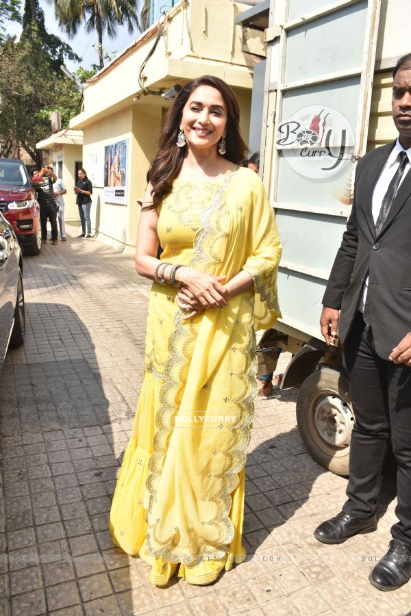 Celebrities snapped at 'Kalank' Trailer launch! (446274)