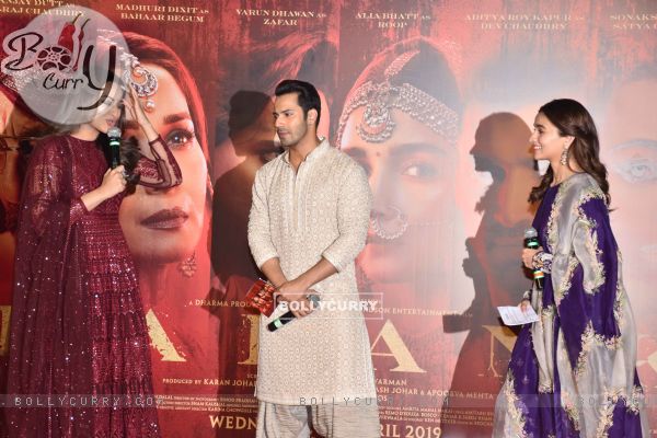 Celebrities snapped at 'Kalank' Trailer launch! (446277)