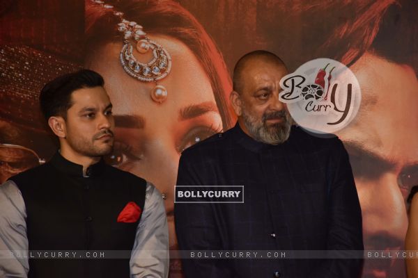 Celebrities snapped at 'Kalank' Trailer launch! (446285)
