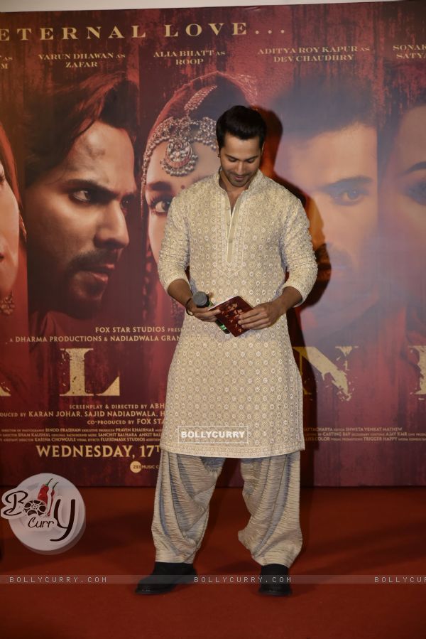Celebrities snapped at 'Kalank' Trailer launch! (446303)