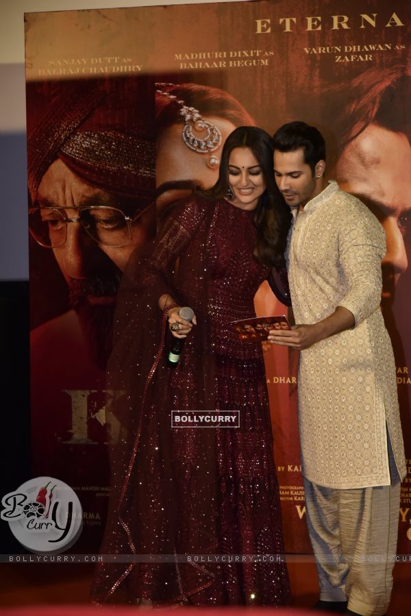 Celebrities snapped at 'Kalank' Trailer launch! (446305)