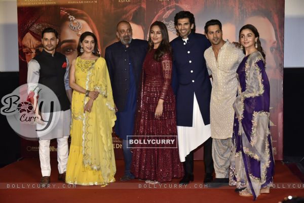 Celebrities snapped at 'Kalank' Trailer launch! (446310)
