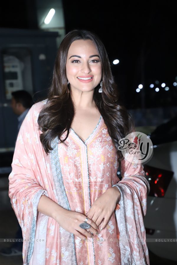 Bollywood actors attend the special screening of Kalank (446421)