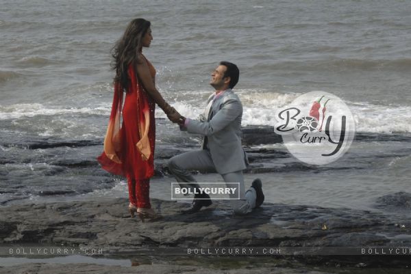 Rohit Roy proposes Rituparna (56590)