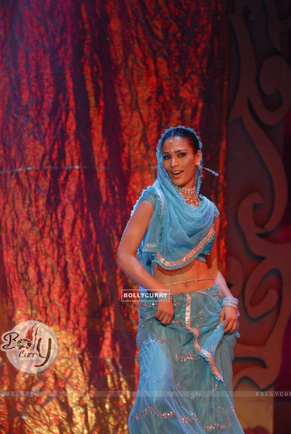 Anupama Verma performing at Zee Cine Awards 2007, Genting Highlands Resort, Malaysia