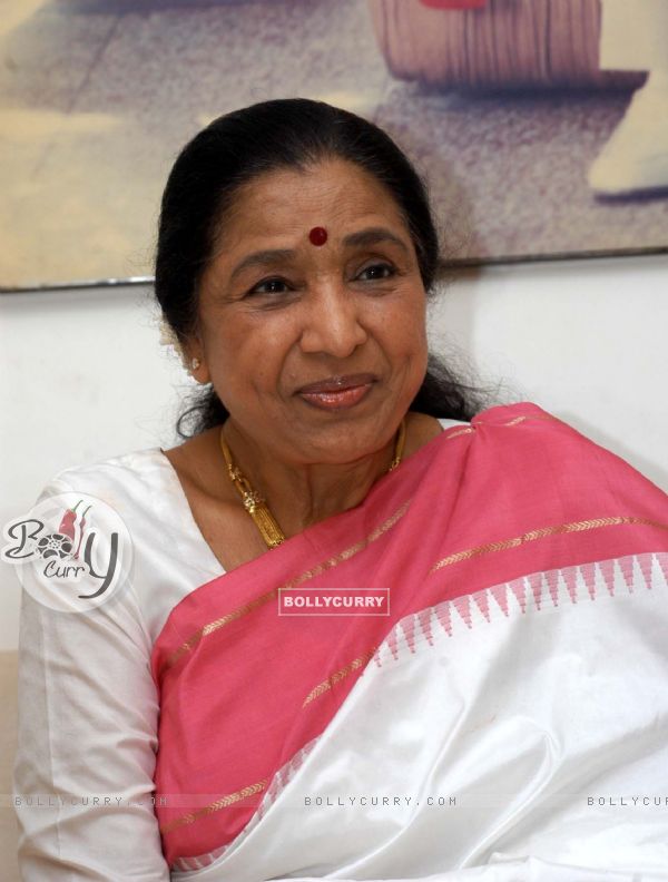 Noted bollywood singer Asha Bhosle at a press conference in Mumbai on friday, april 06 to announce a music concert to held in Pune Asha will perform in Pune after 15 years in a concert ''Aapli Asha Bhosle'' on april 15