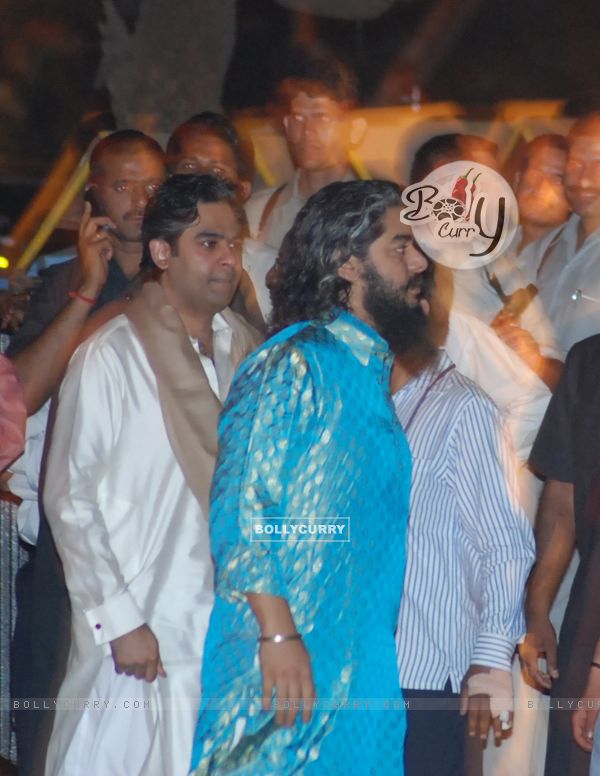 Celebrities arriving at the Aishwarya Rai & Abhishek Bachchan wedding sangeet ceremony