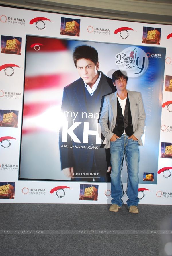Bollywood actors Shah Rukh Khan at "My Name is Khan" Press Meet, in Mumbai (78514)