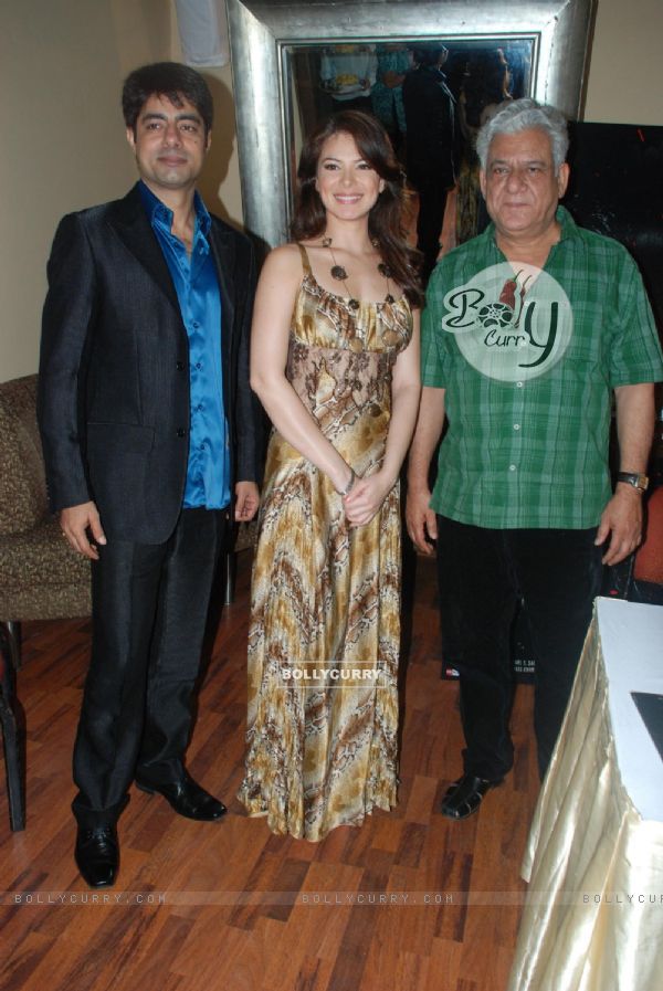 Urvashi Sharma and Om Puri at Baabar film promotion at Raheja Classic, in Mumbai