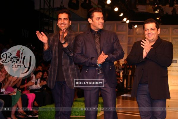 Bollywood Actor Salman Khan with Designers Rohit Gandhi and Rahul Khanna at their show at the Van Heusen "India Mens Week" in New Delhi on Sunday