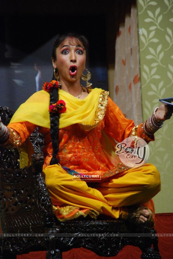 Mouli Ganguly''s play Oye Band Baj Gaya play premeire