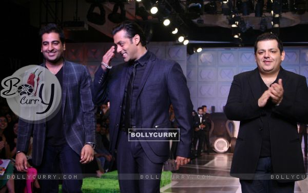 Bollywood actor Salman Khan with designers Rohit Gandhi and Rahul Khanna at their show at the Van Heusen India Mens Week, in New Delhi on Sunday