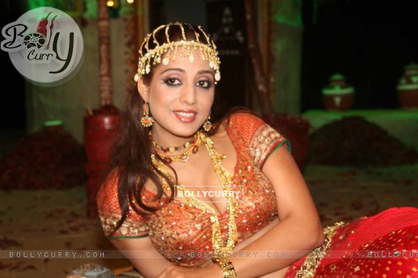 Big Pictures on location with Mahie Gill
