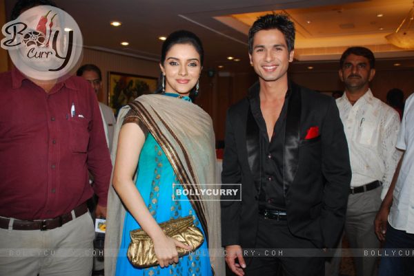 Asin and Shahid Kapoor at Giant Awards in Trident
