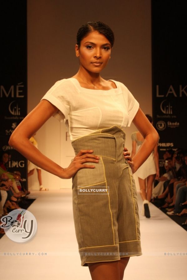 Gen Next Fashion Star Amalraj Sengupta revealed fabulous collections at Lakme Fashin Week for Spring/Summer 2010