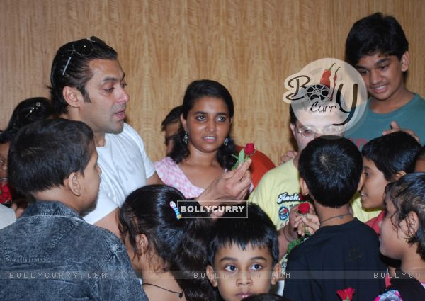 Salman Khan celebrates International Rose day with cancer affected childrens at Hinduja Hospital in Mumbai