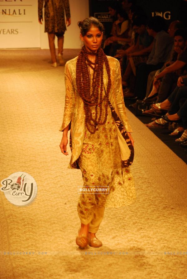 Model on the ramp of Designer Krishna Mehta at Lakme Fashion Week for spring/summer 2010