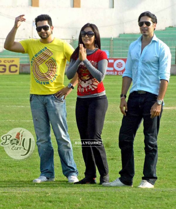 Bollywood Actor Aftab Shivdasani, Neetu Chandra and Dino Morea during the Initiative "India First" to Unite Nation Campaign at Ambedkar Stadium in New Delhi on Tuesday