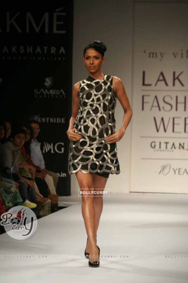 A model walks the runway at Rimzim Dadu show at the Lakme Fashion Week Spring/Summer 2010 Day 5, in Mumbai