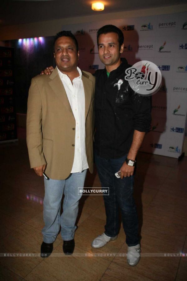 Bollywood actor Rohit Roy at Peace for India concert organised by ITA, Percept and Star Plus