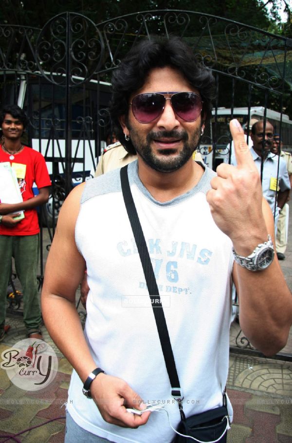 Arshad Warsi pose after casting his votes today for Maharashtra Elections