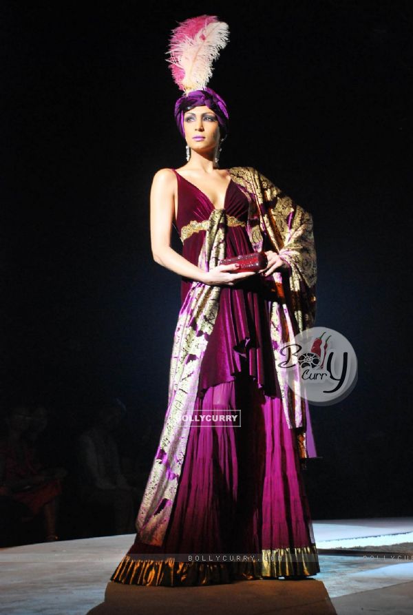 Model walk on the ramp of Suneet Erma''s fashion show at HDIL ICW at HDIL, Grand Hyatt in Mumbai on Thursday,15 October 2009