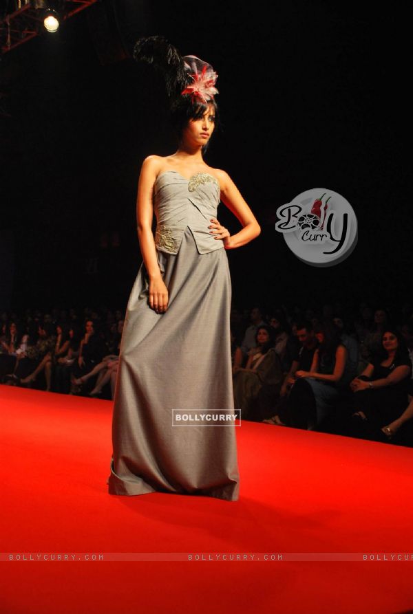 Models walk on the ramp for Designers Monisha Jaising