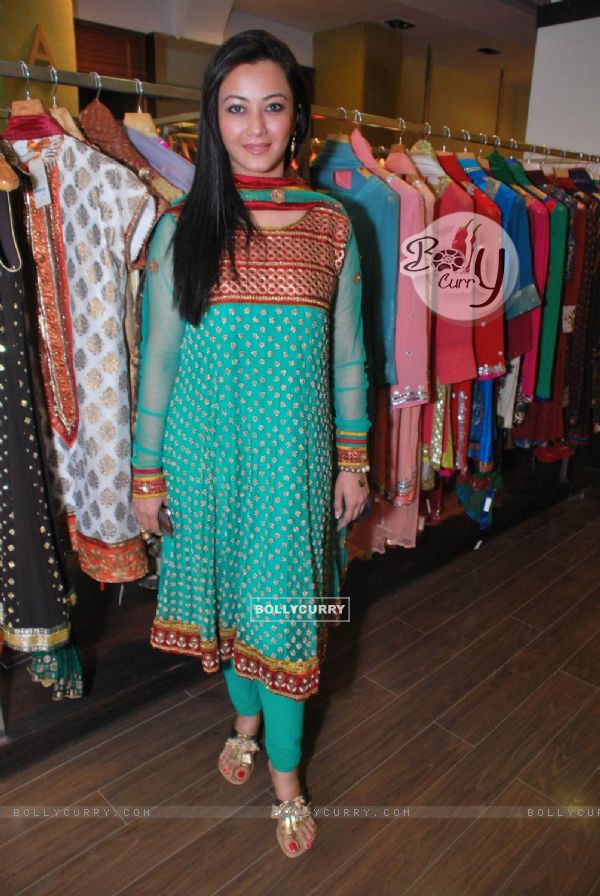 Nausheen Ali in Amara store to promote designers Archana Kocchar, Meera Mahadevia and Neyomi Khaitan