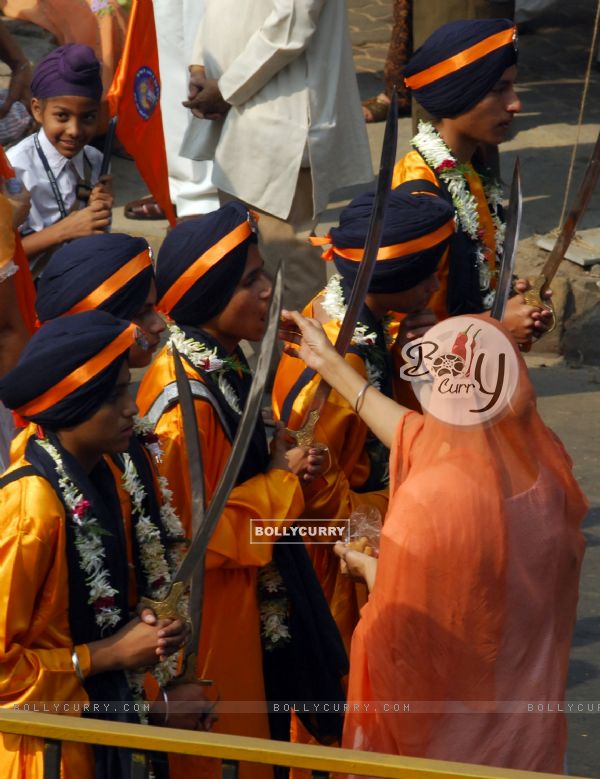 Mothers'' love Sikhs celebrate Guru Nanak''s Birthday in Kolkata on Sunday 25th Oct Processions are held in Kolkata