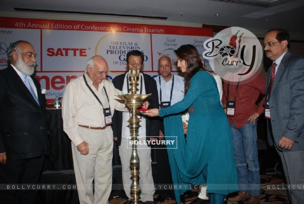 Yash Chopra and Shekhar Kapur at Cinema scapes conference at Leela, Andheri, Mumbai on Wednesday
