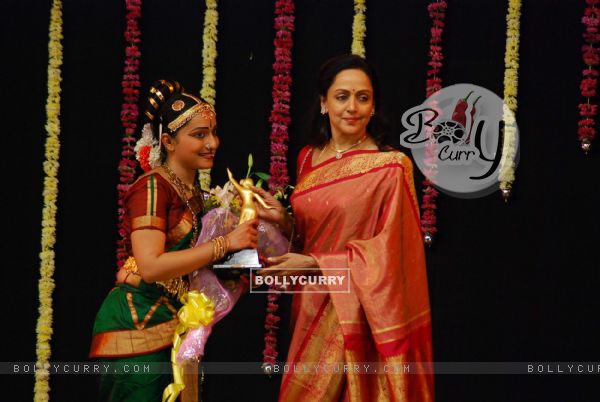 Hema Malini at Jaya Smriti event at Ravindra Natya Mandir