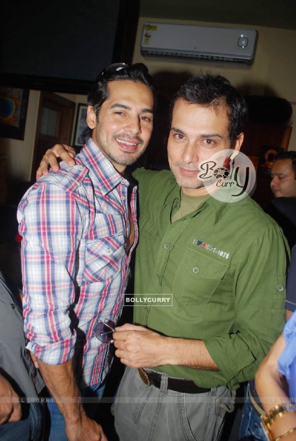 Dino Morea at Wife Time Trouble play by DSPahwa at Bhaidas in Mumbai