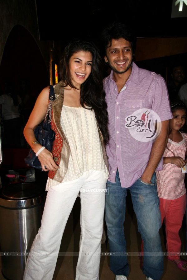 Bollywood actors Jacqeiline Fernandez and Riteish Deshmukh watch their movie "Aladin" with kids at PVR in Mumbai (81748)