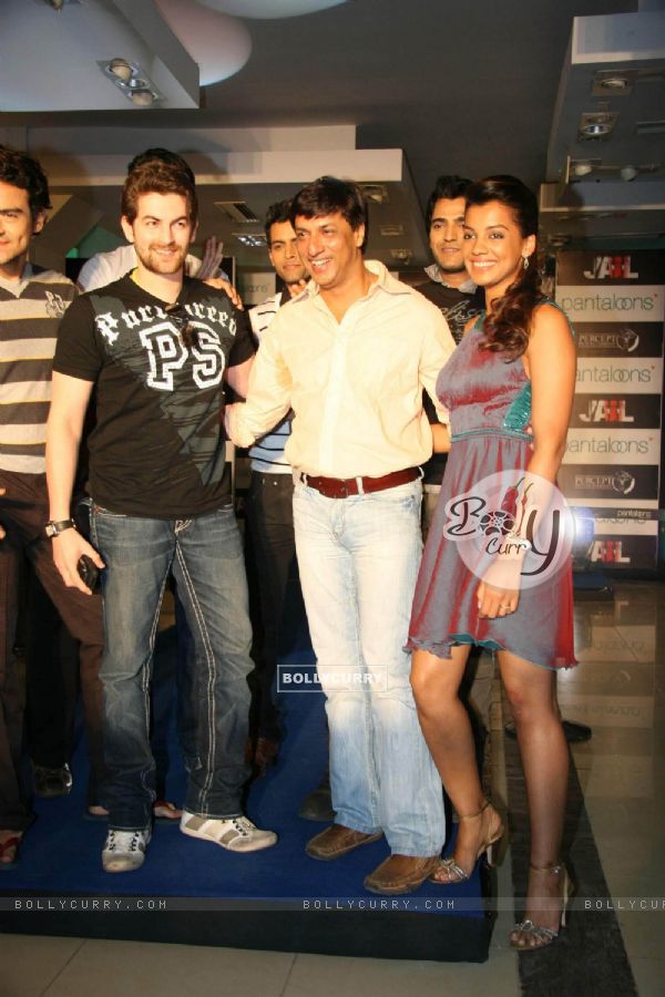 Director Madhur Bhandarkar, Bollywood actors Neil Nitin Mukesh and Mughda at the promotional event of their upcoming movie (81813)