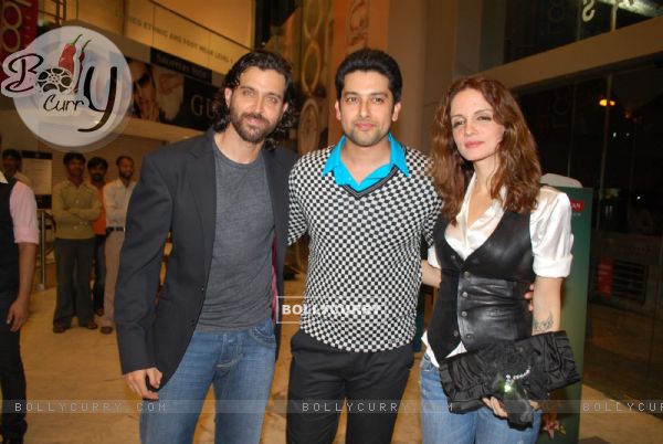Bollywood actors Hrithik Roshan, Aftab Shivdasani and Suzanne Roshan at the special screening of film "Aao Wish Karein", PVR Juhu