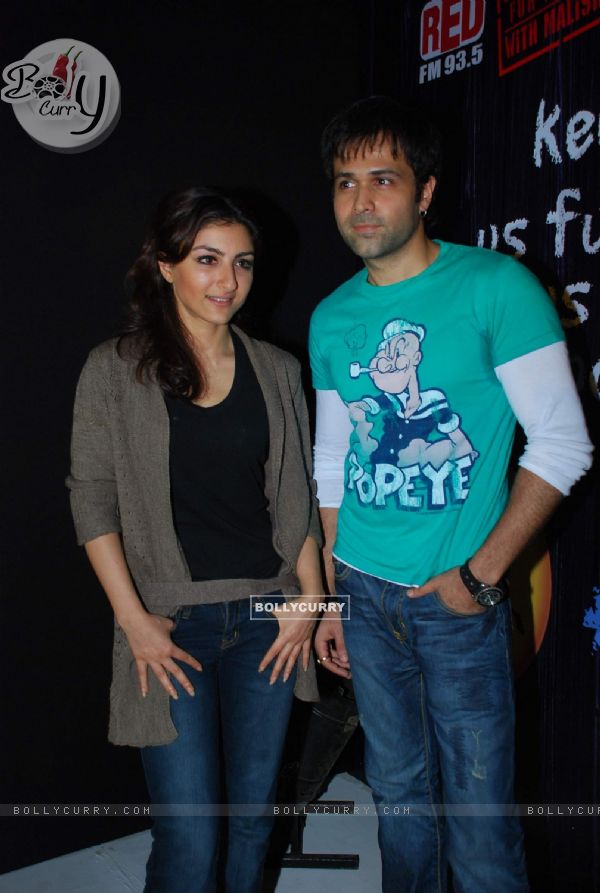Emraan Hashmi and Soha Ali Khan at Tum Mile promotional event on Children''s day, Phoneix Mill (82133)