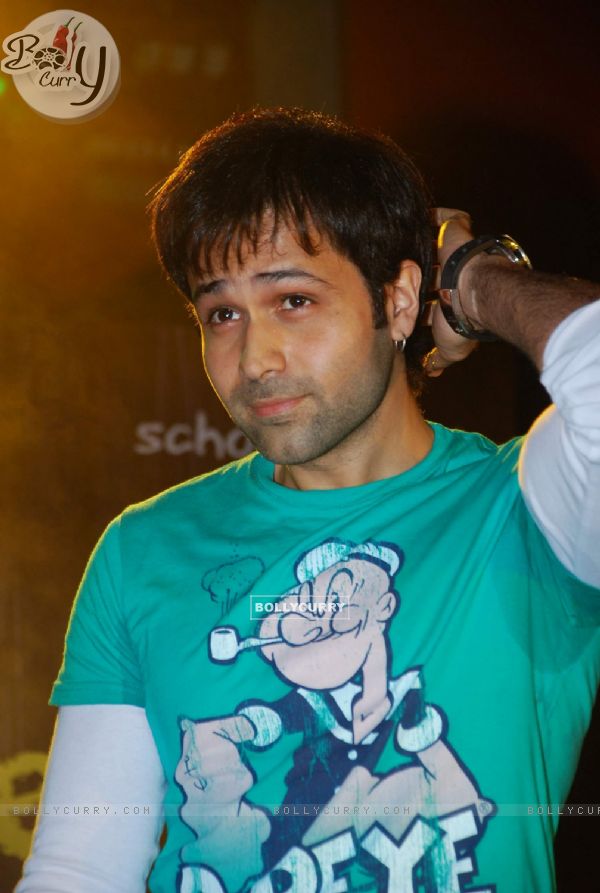 Emraan Hashmi at Tum Mile promotional event on Children''s day, Phoneix Mill (82136)