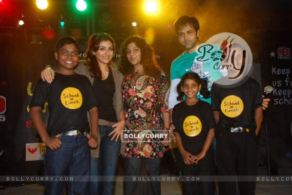 Emraan Hashmi and Soha Ali Khan at Tum Mile promotional event on Children''s day, Phoneix Mill (82137)