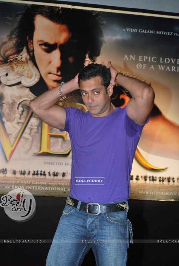 Salman Khan at "Veer" film first look (82395)